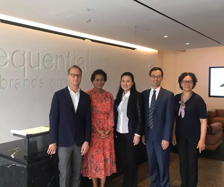 2018年5月，美國(guó)上市家政公司martha stewart誠(chéng)摯邀請(qǐng)三替集團(tuán)董事長(zhǎng)陶曉鶯一行赴美進(jìn)行商務(wù)洽談，已達(dá)成戰(zhàn)略合作意向.jpg